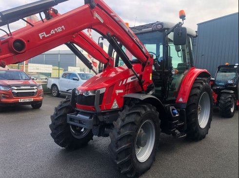 Massey Ferguson 5712SL