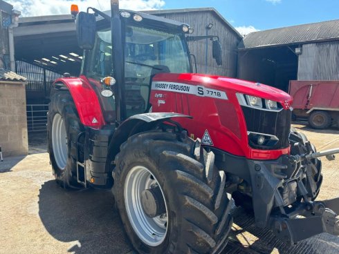 Massey Ferguson 7718