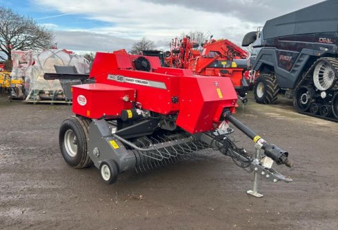 Massey Ferguson 1840 Baler