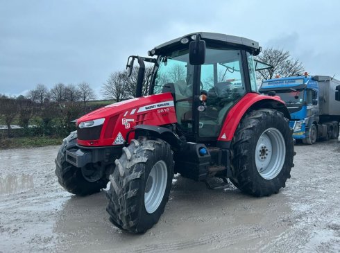 Massey Ferguson 5612