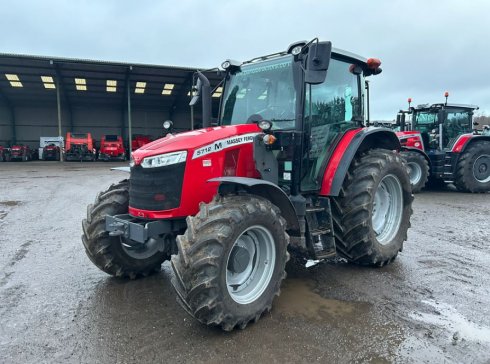 Massey Ferguson 5712M