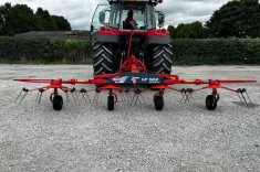 Kuhn GF502 Tedder