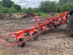 Kuhn GF8702 Gyrotedder