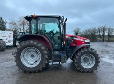 Massey Ferguson 5712M